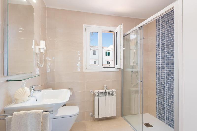 Three-Bedroom Villa image 2