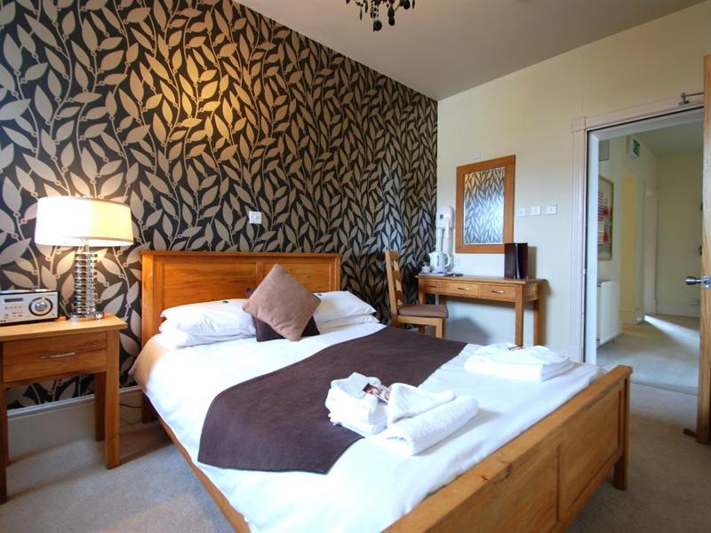 Economy Double Room image 1