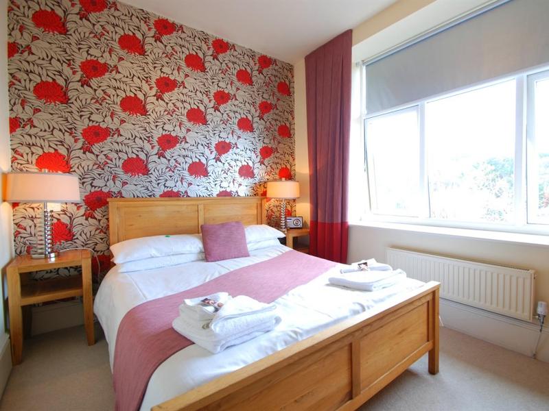 Deluxe Double Room with Bath image 1