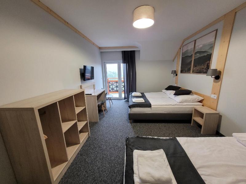 Triple Room with Balcony image 2