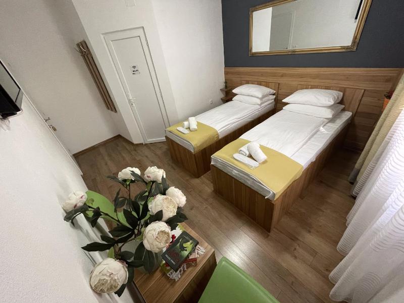 Double or Twin Room with Private Bathroom image 1