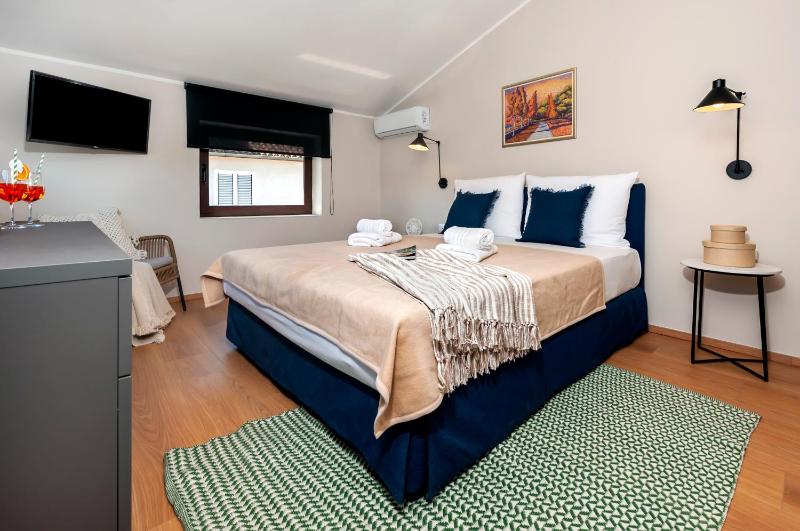 Double or Twin Room image 3