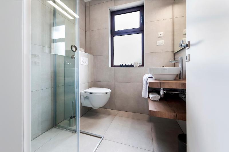 Standard Double Room with Balcony image 2