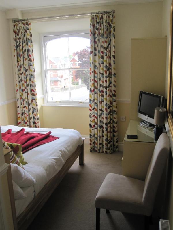 Small Double Room image 2