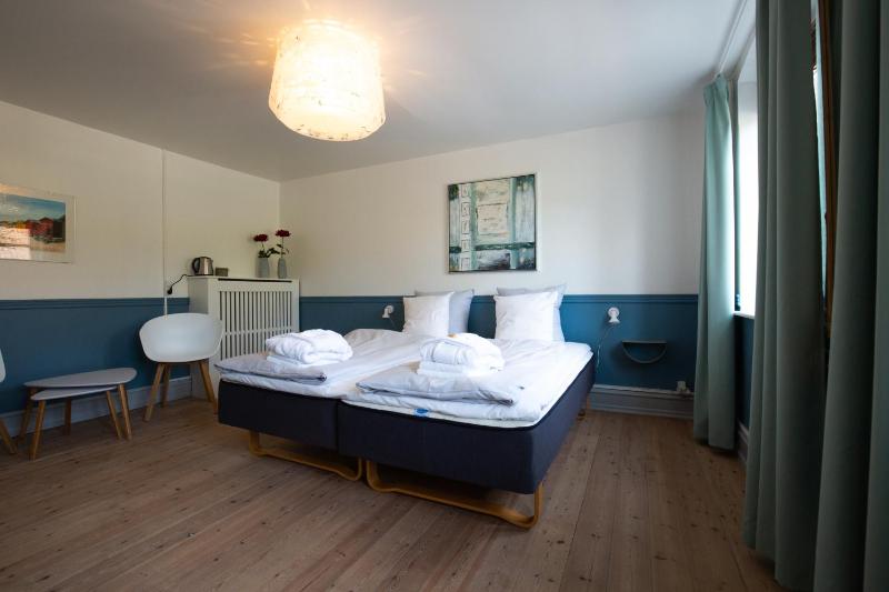 Deluxe Double Room image 3