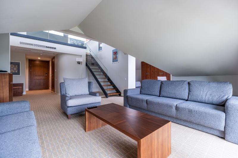 Family Room image 1