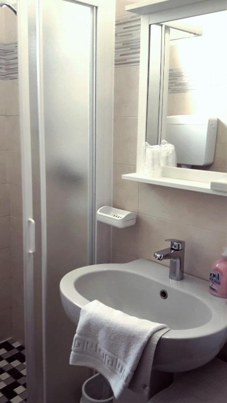 Double Room image 2