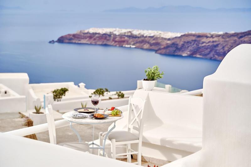 Deluxe Apartment with Spa Bath, Sea and Sunset View image 3