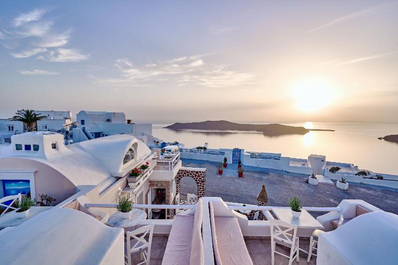 Deluxe Apartment with Spa Bath, Sea and Sunset View image 3