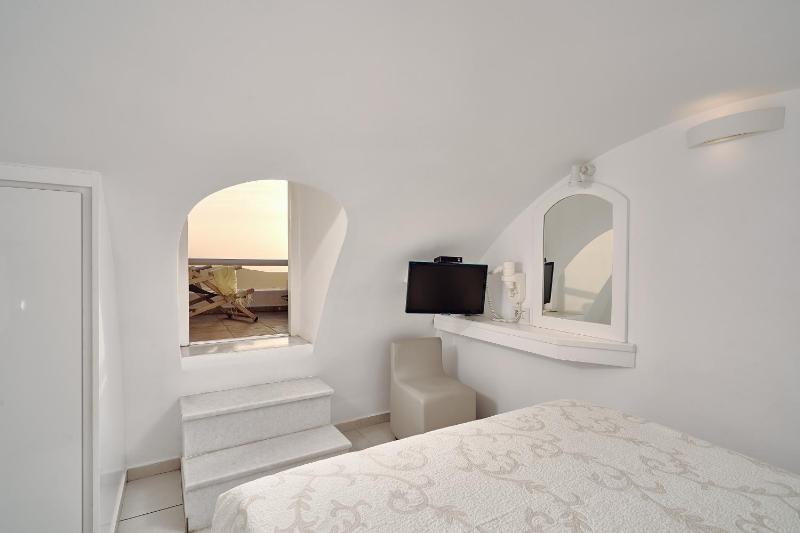 Deluxe Apartment with Spa Bath, Sea and Sunset View image 2