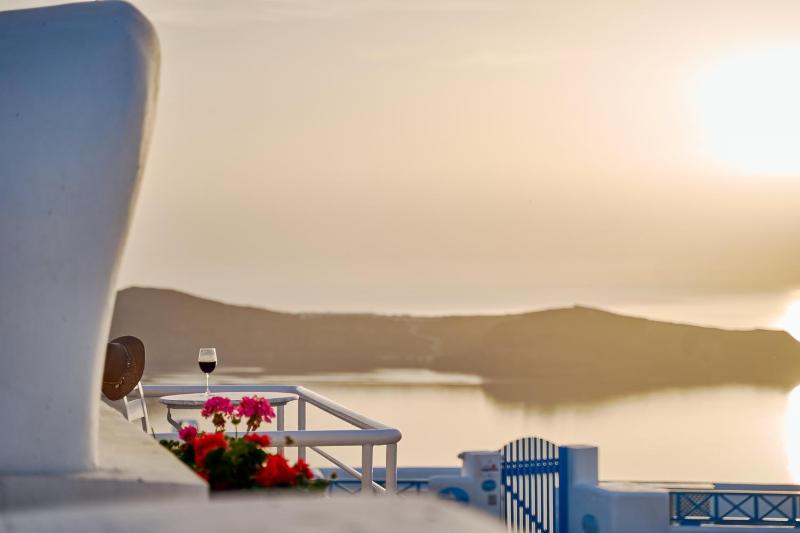 Luxury Apartment with Hot Tub, Sea and Sunset View image 2