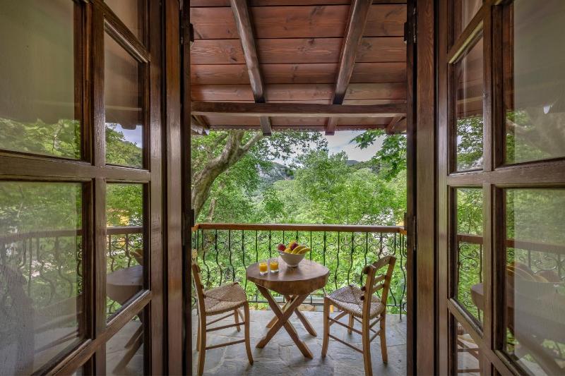 Suite with Balcony image 3
