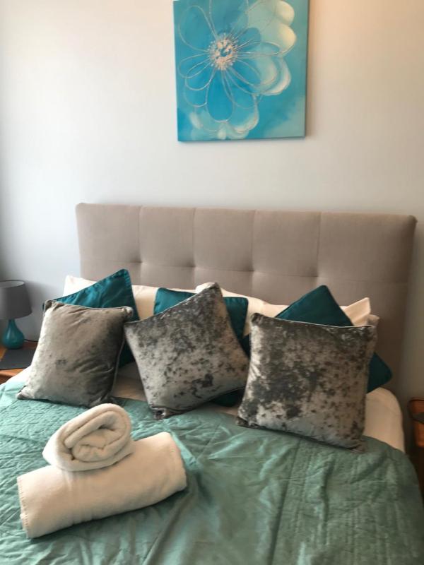 Deluxe Double Room with Shower image 3
