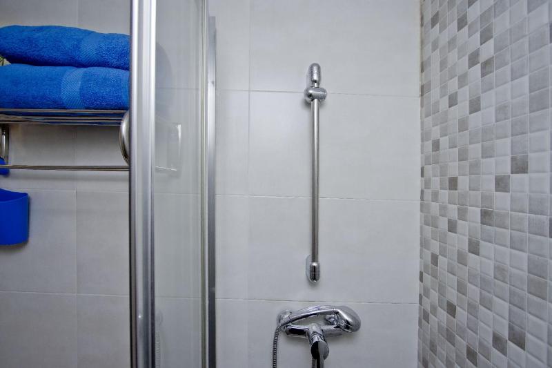 Standard Double or Twin Room image 4