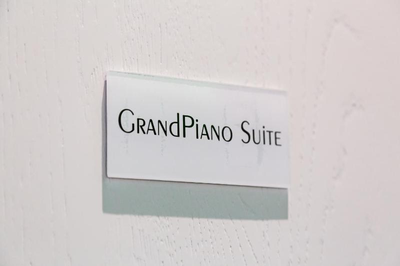 Suite with Spa Bath and Balcony image 3