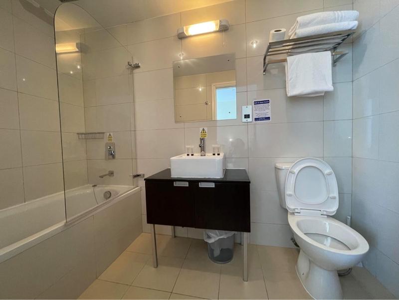 Double Room with Sea View image 3