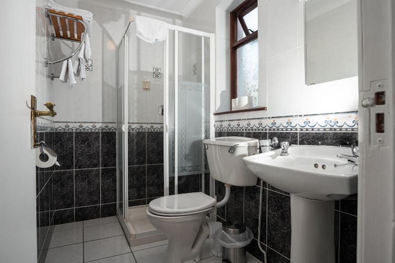 King Room image 2