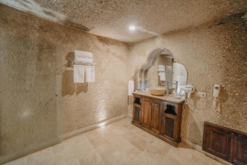 Twin Cave Room-Ground Floor image 2