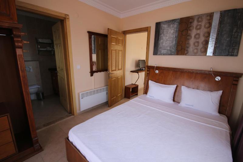 Deluxe Suite image 2