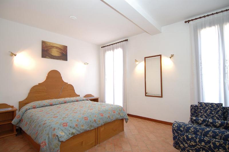 Triple Room image 4