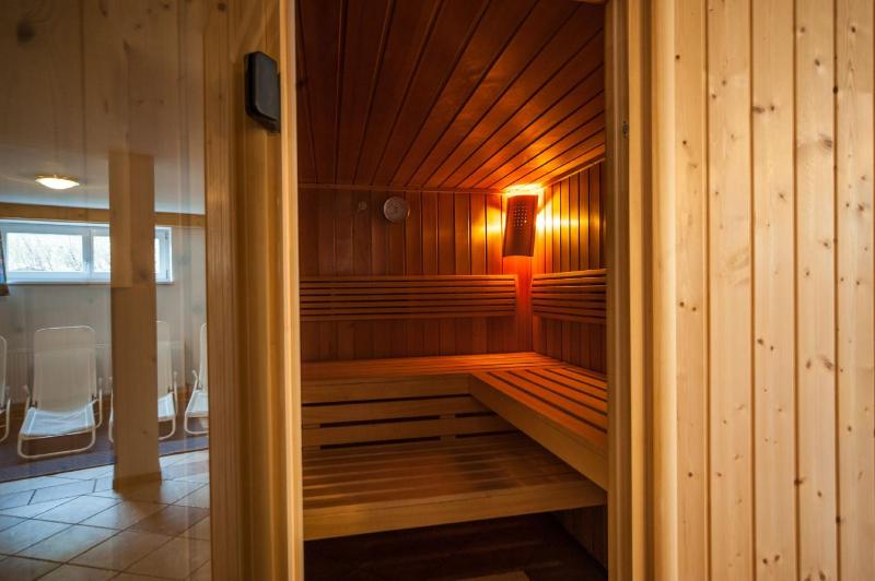 One-Bedroom Apartment with Balcony or Terrace image 4
