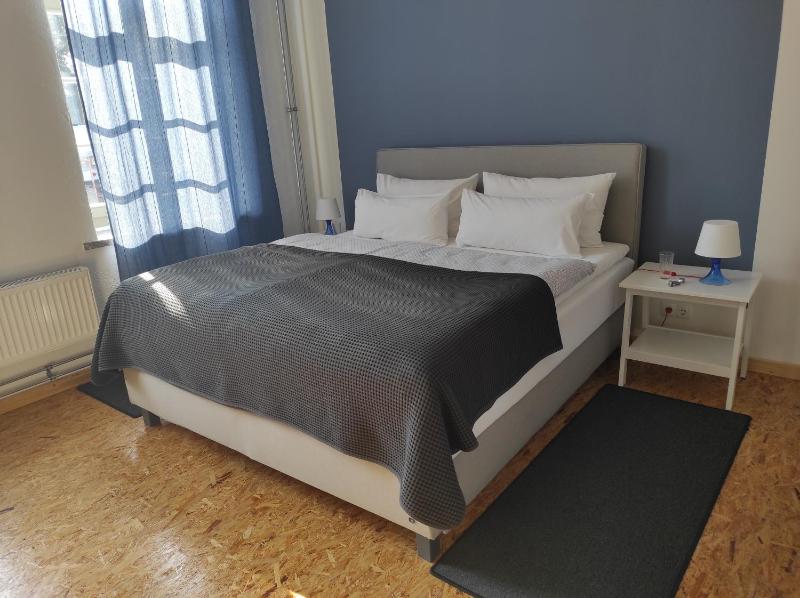 One-Bedroom Apartment image 2