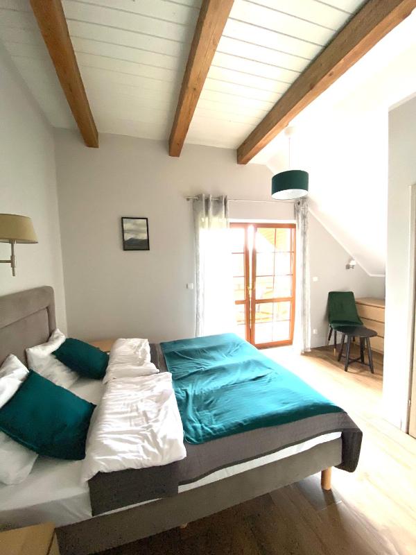 Double Room with Lake View image 2