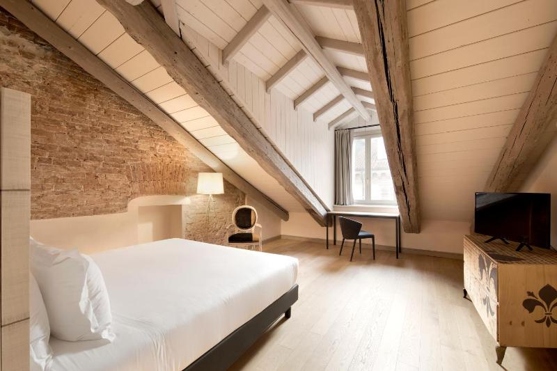 Opera35 Boutique Hotel - image 13