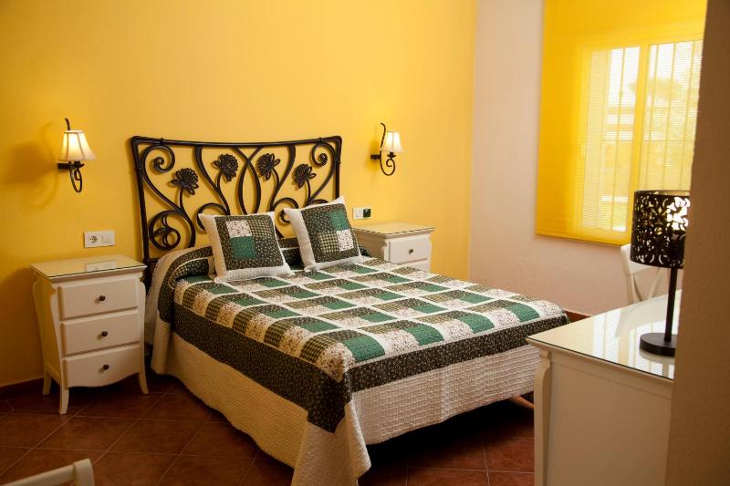 Economy Double Room image 1