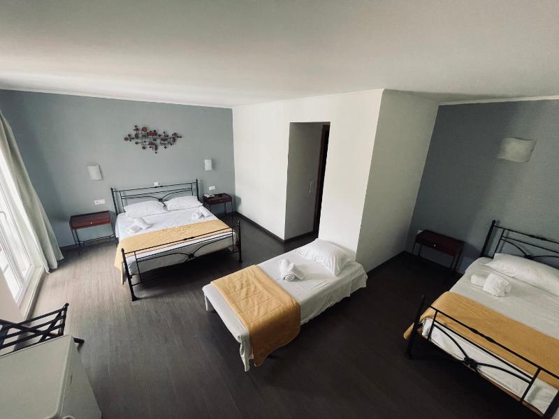 Triple Room image 2