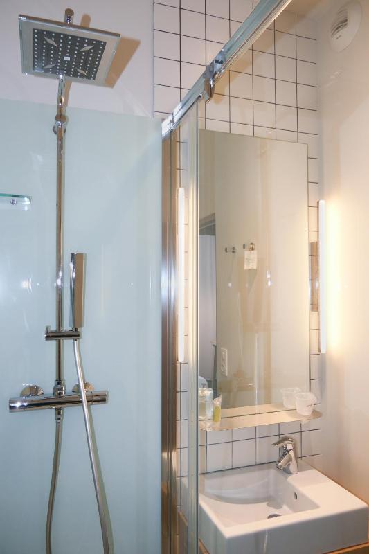 Standard Single Room image 2