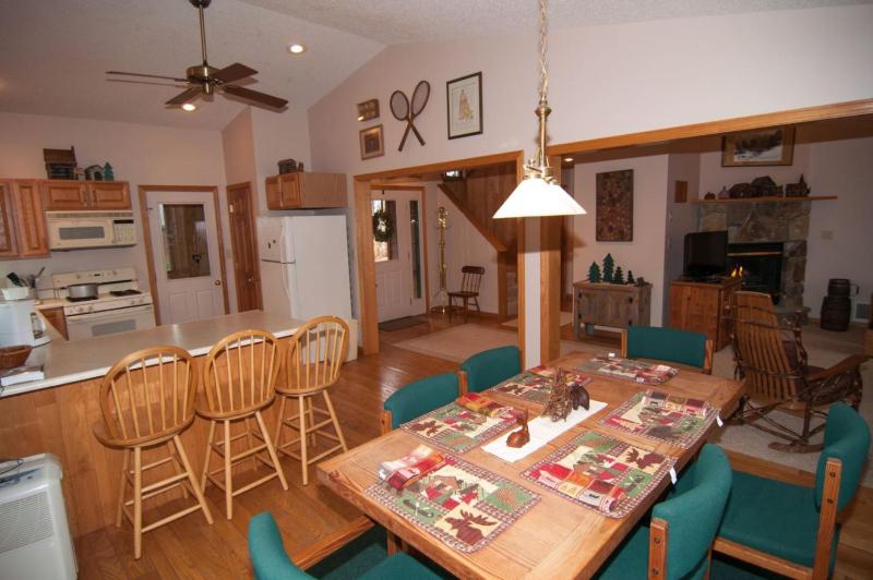 Three-Bedroom Holiday Home  image 2