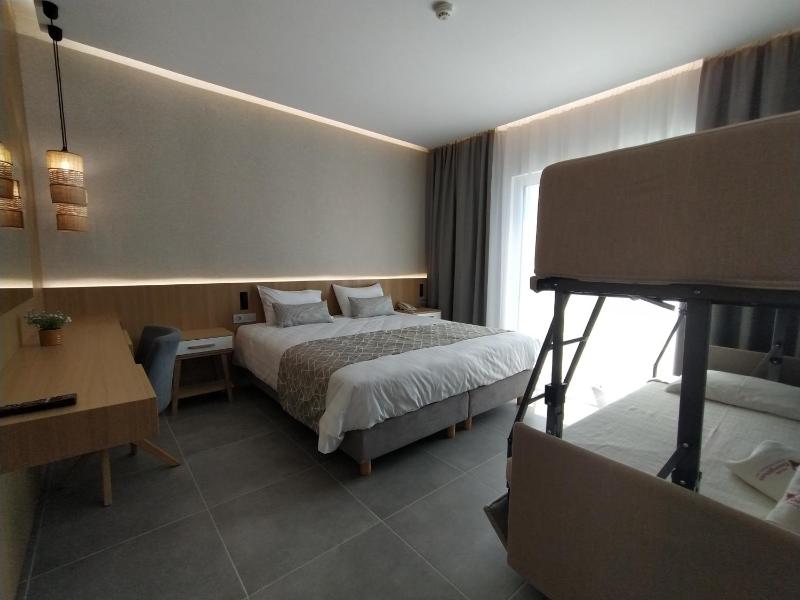 Quadruple Room image 3