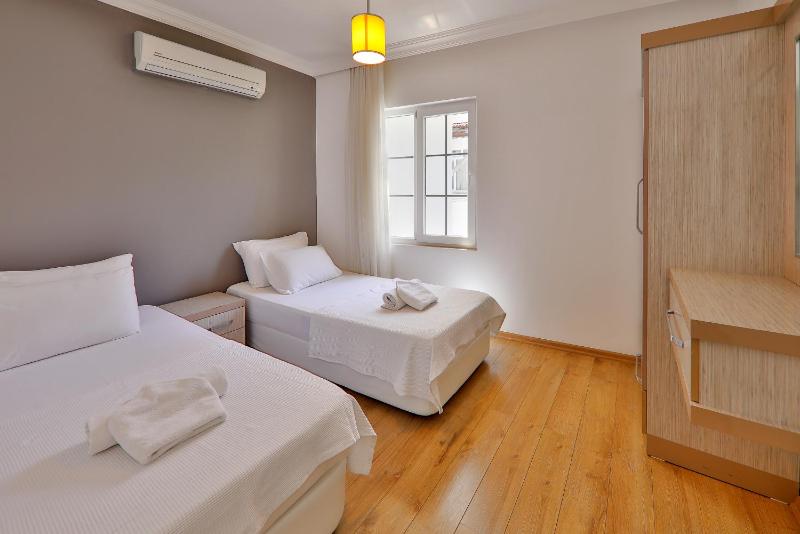 Two-Bedroom Duplex Apartment (One bathroom) image 4