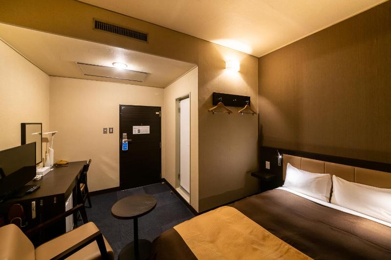 Standard Double Room - Smoking image 2