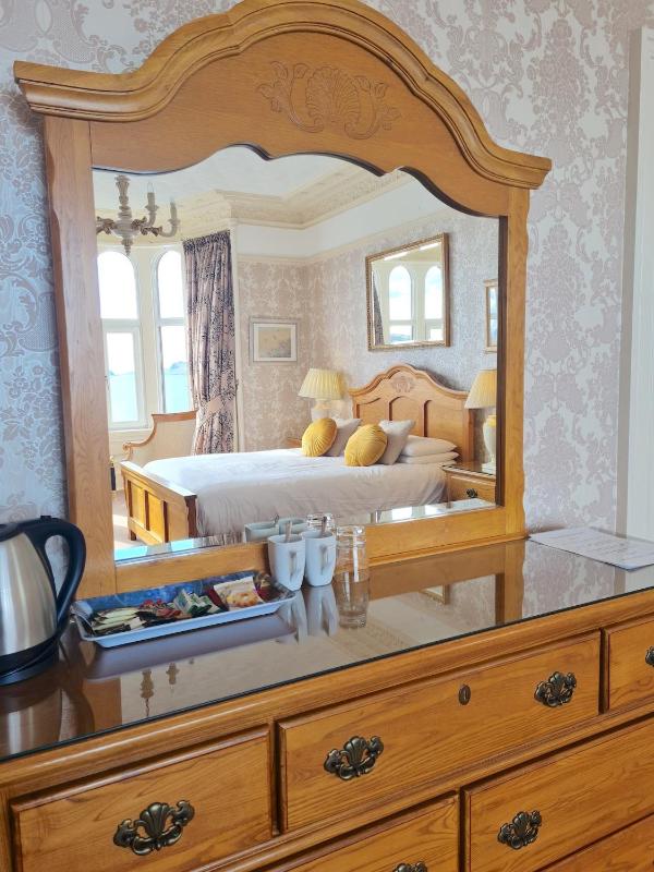 King Room with Sea View image 4