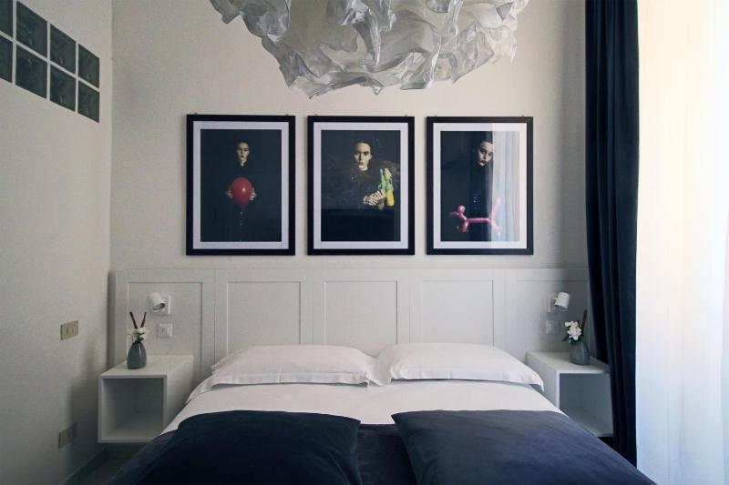 Double or Twin Room image 4
