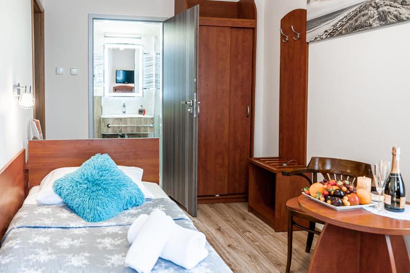 Single Room image 2