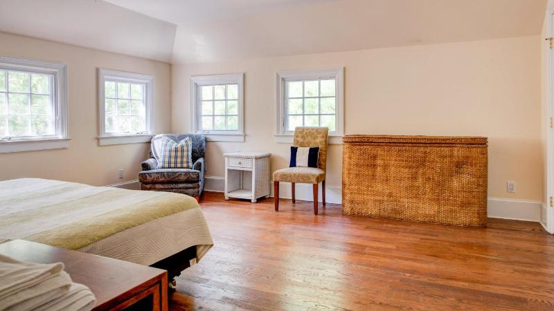 Six-Bedroom Holiday Home image 3