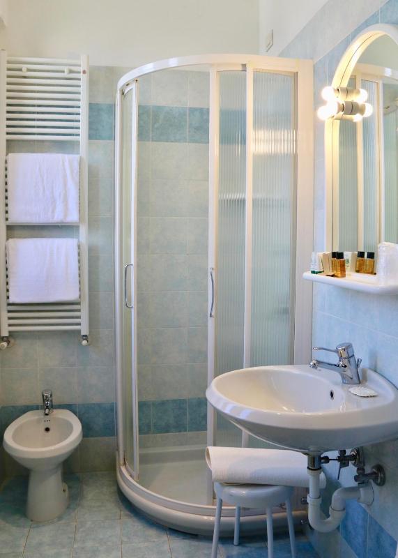 Superior Triple Room image 2