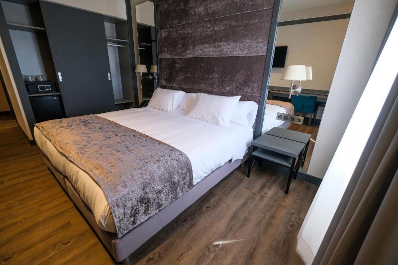 Double Room image 4
