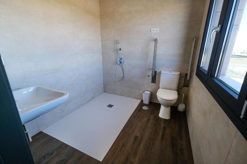Twin Room - Disability Access image 1