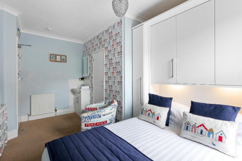 Double Room image 4