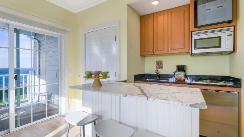Apartment with Sea View image 3