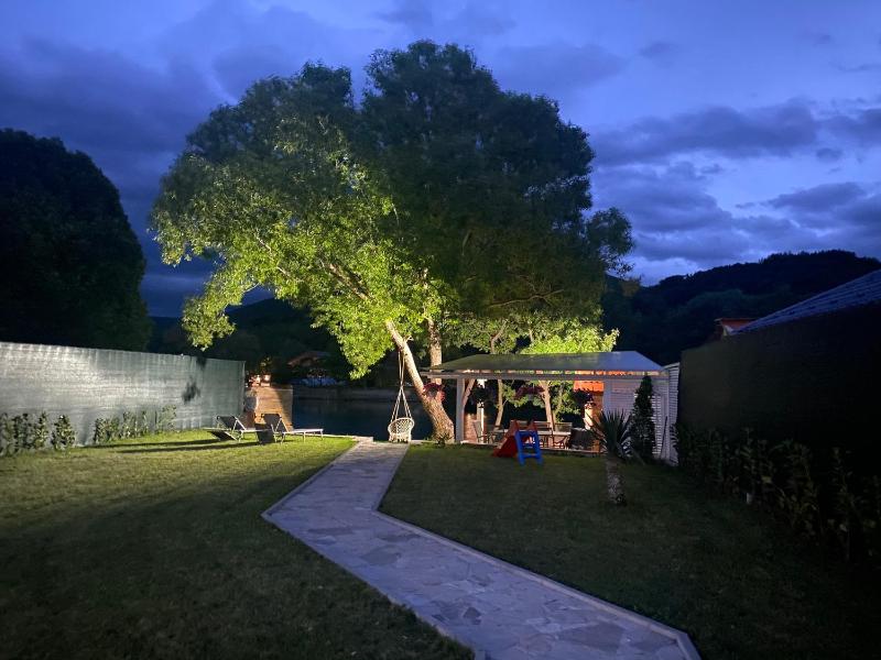 River Luxury House - image 13