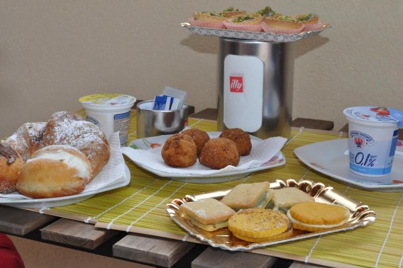 Rooms and Breakfast Zefiro - image 45