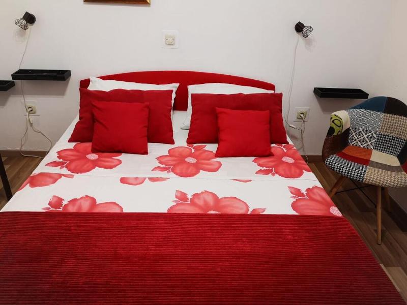 One-Bedroom Apartment with Balcony image 3