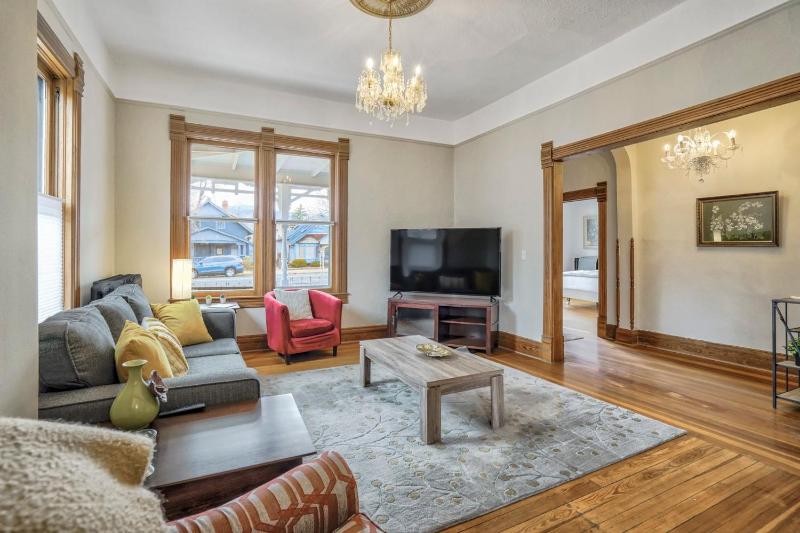 Family Room image 1