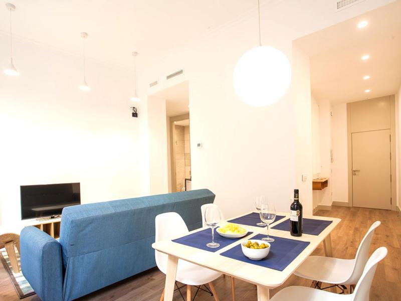 One-Bedroom Apartment image 4