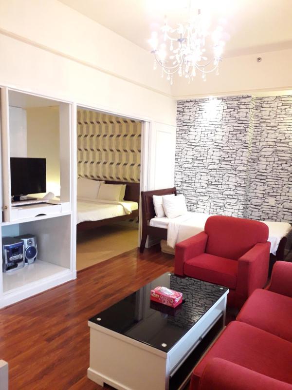 Standard Suite image 1